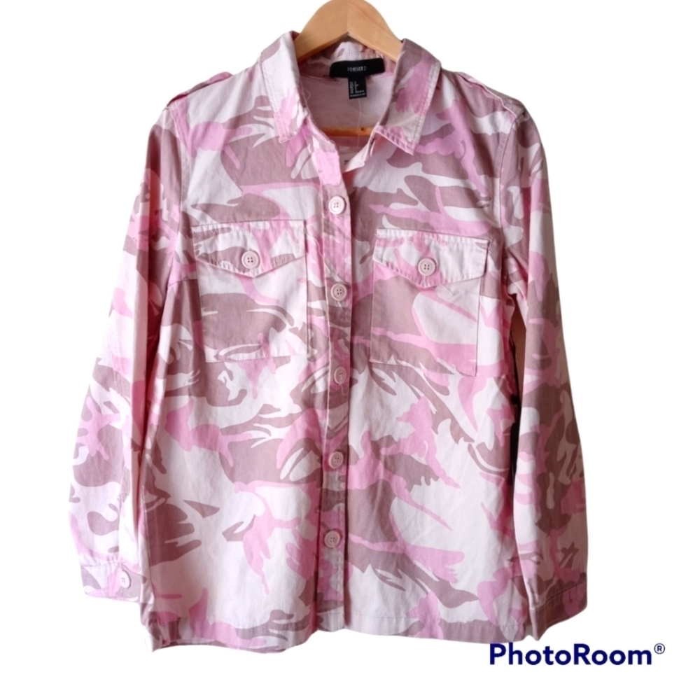 Forever 21 Oversized Casual Button Down Camo Jacket. Size S.